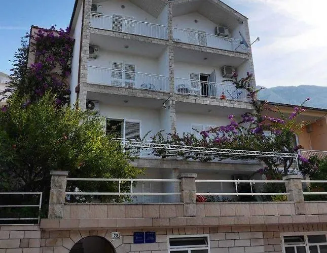 Nikolic 1 Apartment Makarska