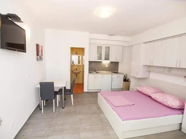 Apartment Nikolic 1 Makarska